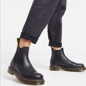 🛑SOLD🛑 Dr. Martens 2976 Chelsea Ankle Boots